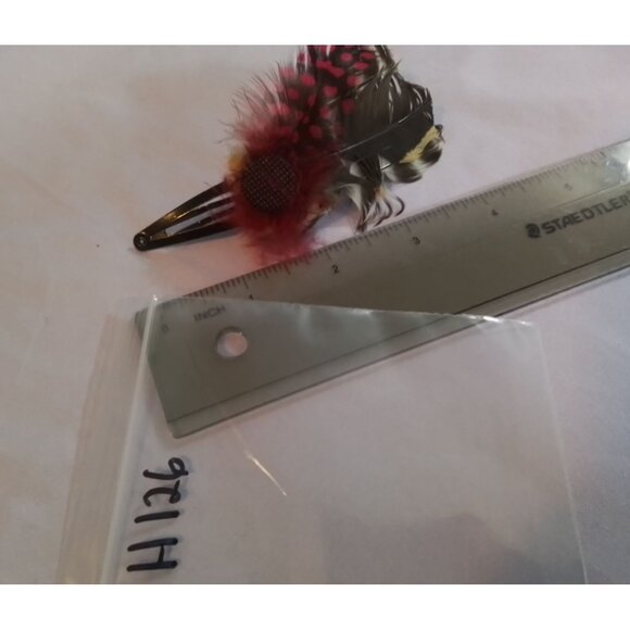 Vintage Feather Hair Clip Barrette Accessory With Polka Dot & Striped Design - Picture 3 of 3